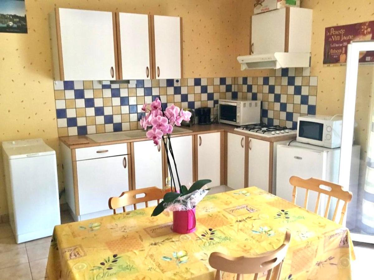 Bed and Breakfast La Ferme De Montard Montmorot Zimmer foto