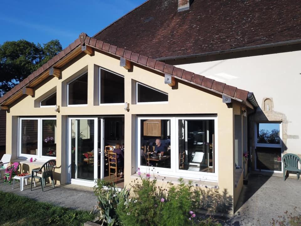 Bed and Breakfast La Ferme De Montard Montmorot Exterior foto